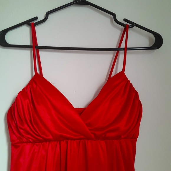 Red dress XS - Picture 3 of 7